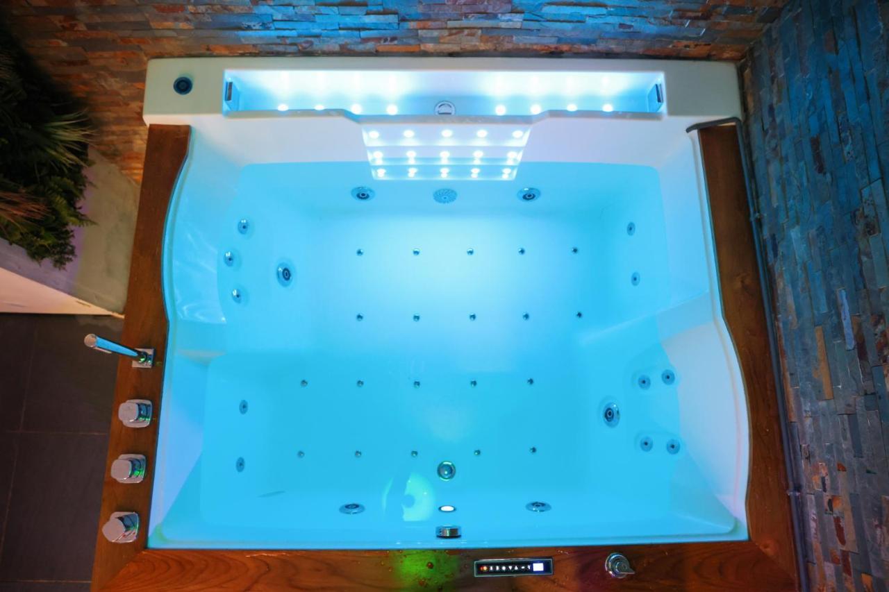 Les Bulles Medievales - Appartement Dedie Au Bien Etre Avec Spa - Netflix Et Wifi - Climatisation Carcassonne Ngoại thất bức ảnh